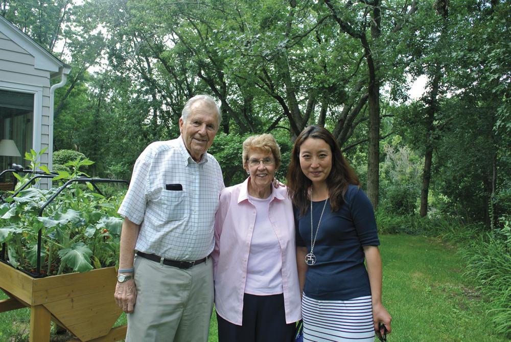 Judy Xiaoyi Wu von Emloh'90，来自中国，她的寄宿父母是Lorraine和Bill Pruett.