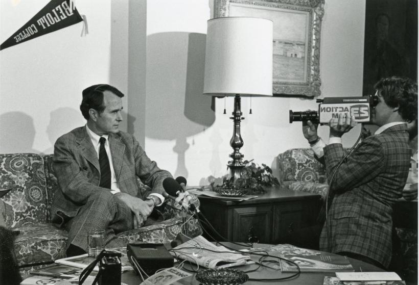 乔治H.W. 1978年2月，布什访问伯洛伊特学院.